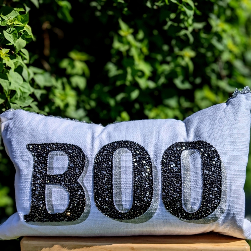 Salem's Haunting Boo White and Black Sequin Halloween Lumbar Pillow - Picture 1 of 7
